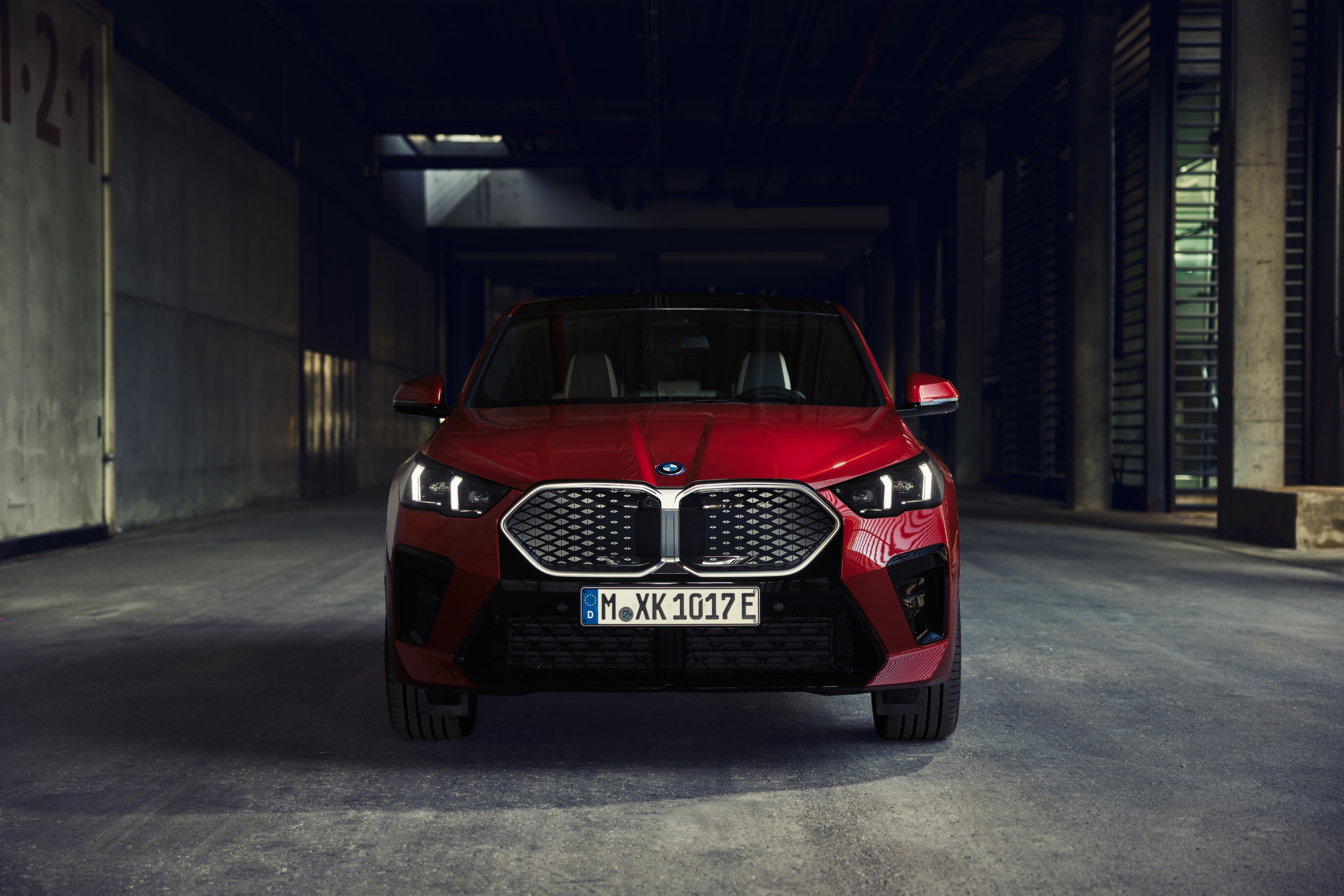 NOVÉ BMW X2 | NOVÉ BMW iX2 | nový facelift | model 2024 | novinka X2 a iX2 SUV coupé | super sportovní jízdní vlastnosti | nejmodernější technologie | informace, fotky, videa u nás na blogu | první objednávky nových aut online | auto eshop AUTOiBUY.com